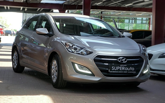 Hyundai I30 cena 48900 przebieg: 74800, rok produkcji 2016 z Golczewo małe 742